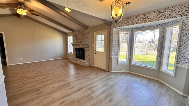 Building Photo - Take a look at this 4 bedroom 2 bath home