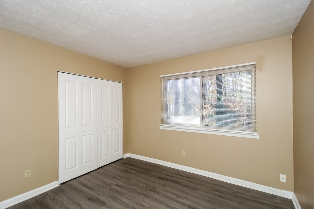 Building Photo - 972 Pine Hollow Rd