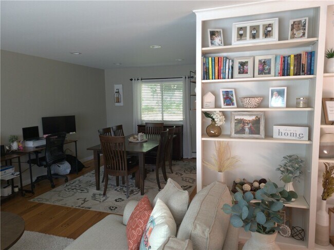 Building Photo - 7 Courtenay Cir