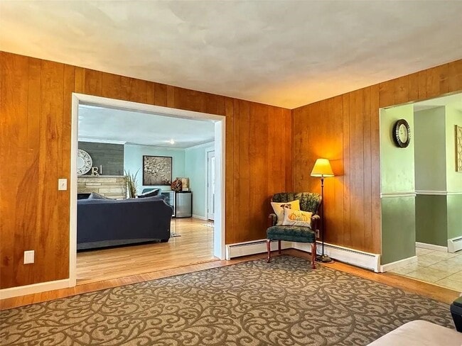 Building Photo - 7 Exeter Dr