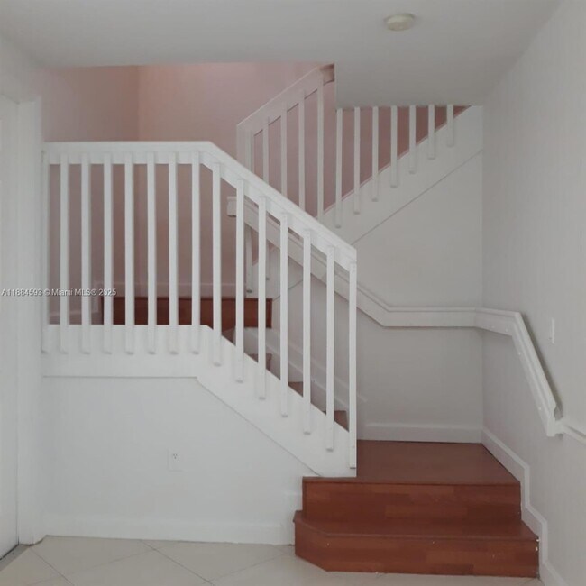 Building Photo - 1398 NE 33rd Ave