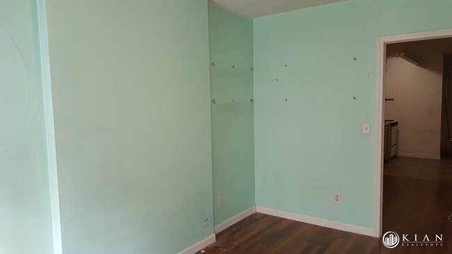 Building Photo - 34 Orchard St