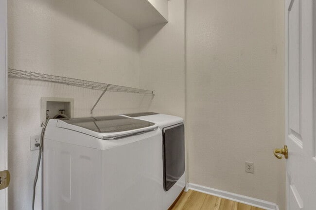 Building Photo - 5714 N Gibralter Way