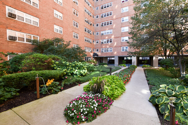 Primary Photo - 4970 N Marine Dr