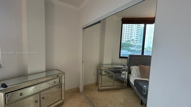 Building Photo - 540 Brickell Key Dr