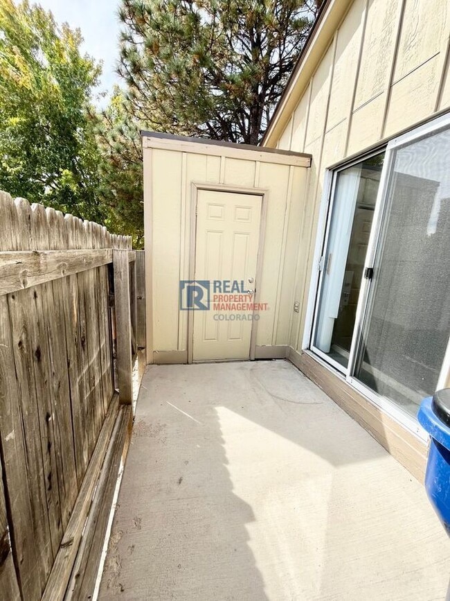 Building Photo - 6825 Overland Dr