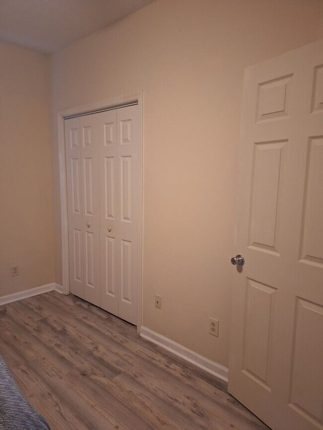 Building Photo - One level living in NorthWest Knoxville