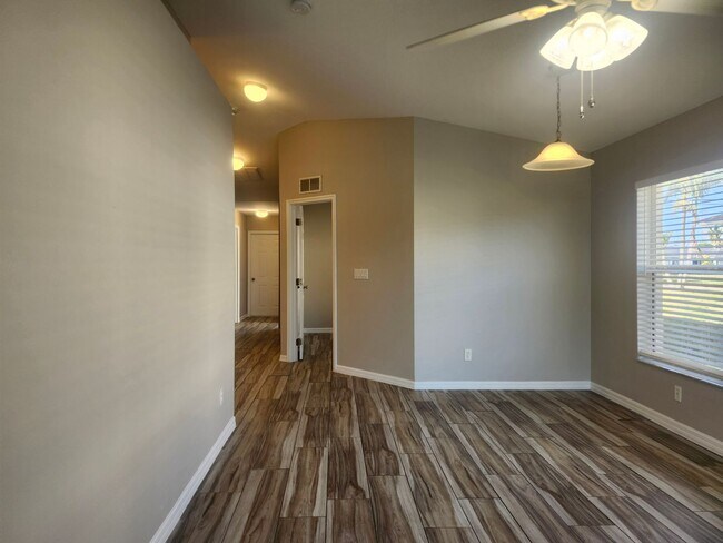 Building Photo - 2 Bedroom with Den 2 Bath 1 Car Garage Duplex In Cape Coral