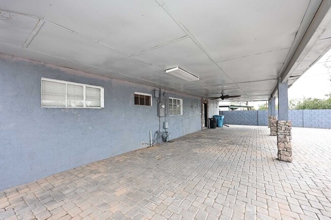 Building Photo - 8806 N 30th Ave
