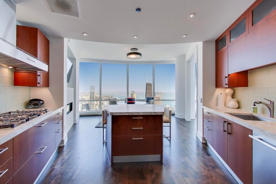 Building Photo - 401 N Wabash Ave