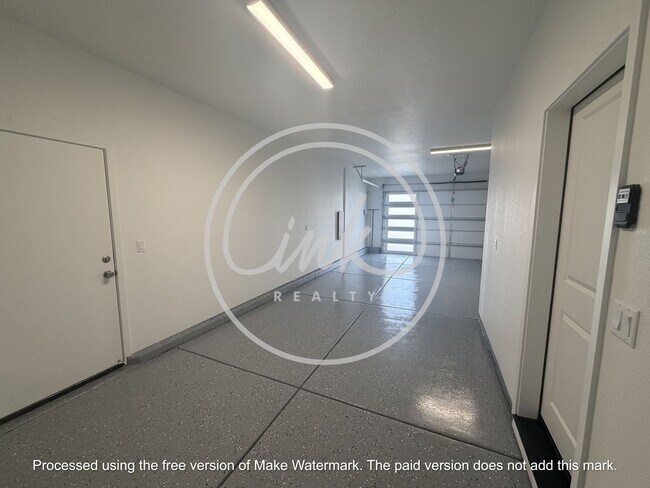Building Photo - 185 Radiant Dr