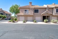 Building Photo - 1633 E Lakeside Dr