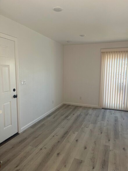 Building Photo - 2811 Tulare Ave