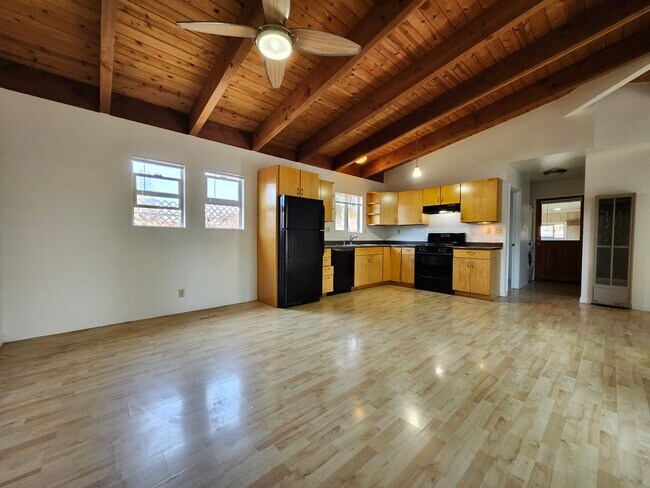Primary Photo - 1449 Ditty Ave