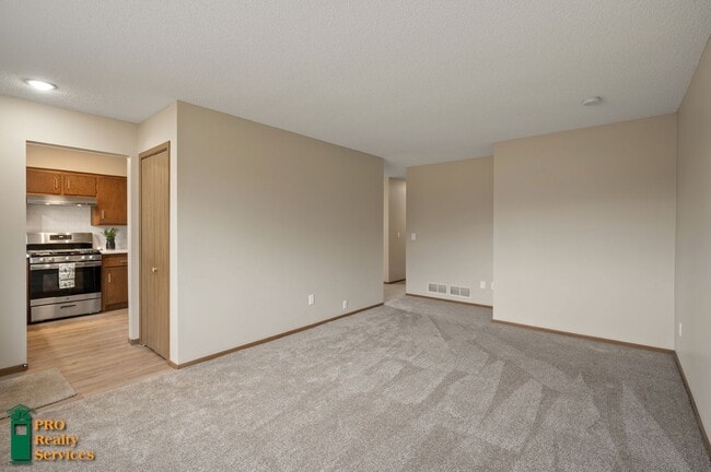 Building Photo - 3 Bedroom House **1 Month Free Rent with a...