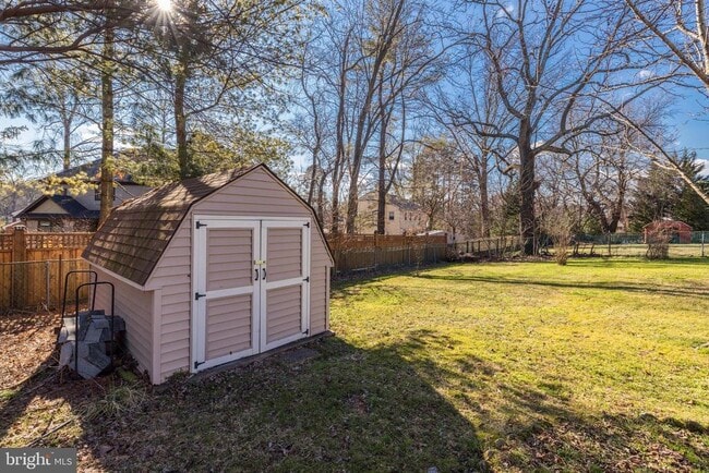 Building Photo - 1013 Westbriar Dr NE