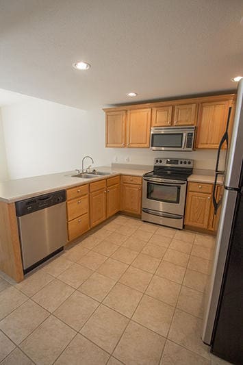 Building Photo - 1930 CENTER St