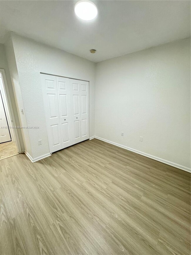 Building Photo - Riverside Drive, Coral Springs, FL 33065 -...