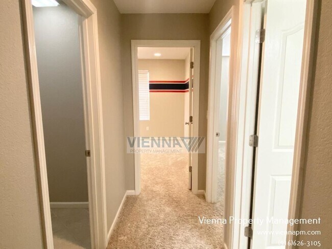 Building Photo - 131 Candela Cir