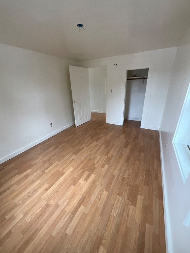 Building Photo - 895 7th St