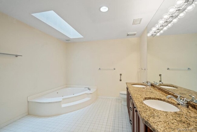 Building Photo - 90 Foxwood Dr