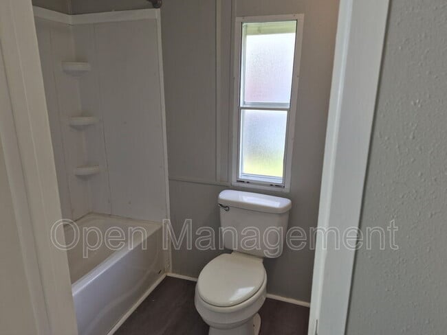 Building Photo - 4511 Dirt Rd