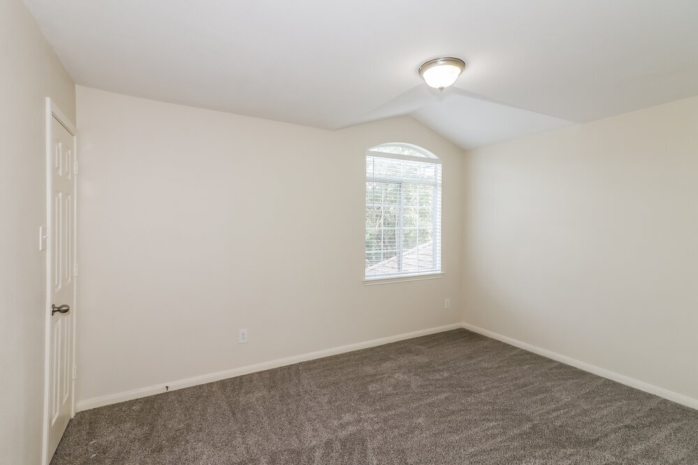Building Photo - 10007 Barr Lake Dr