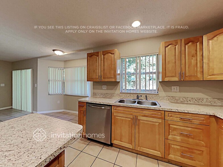 Building Photo - 9069 SW 157th Ct