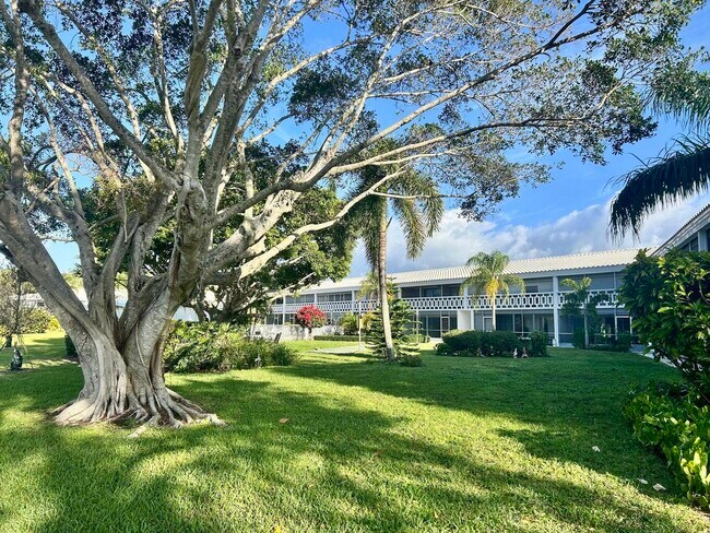 Building Photo - 331 Tequesta Dr