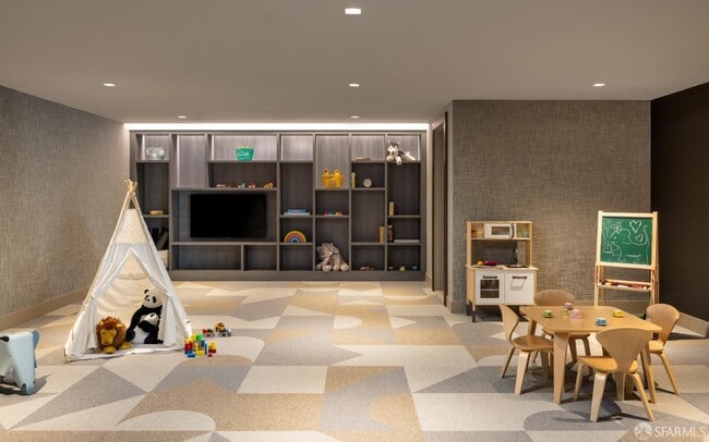 Building Photo - 1 Bristol Court