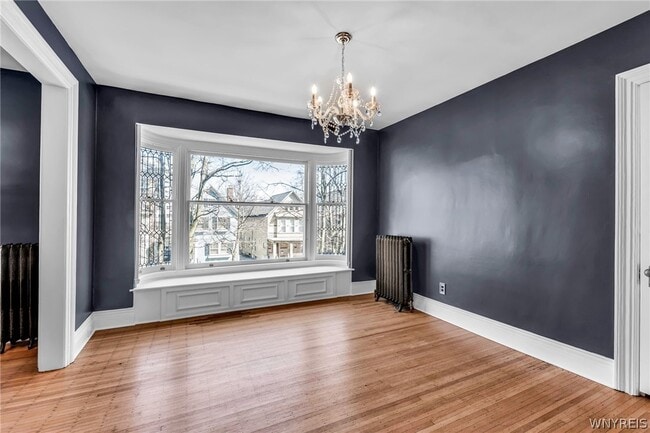 Building Photo - 887 W Ferry St