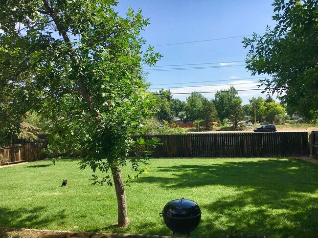 Building Photo - Spacious Martin Acres 5 bedroom Home Available 8/1/2026