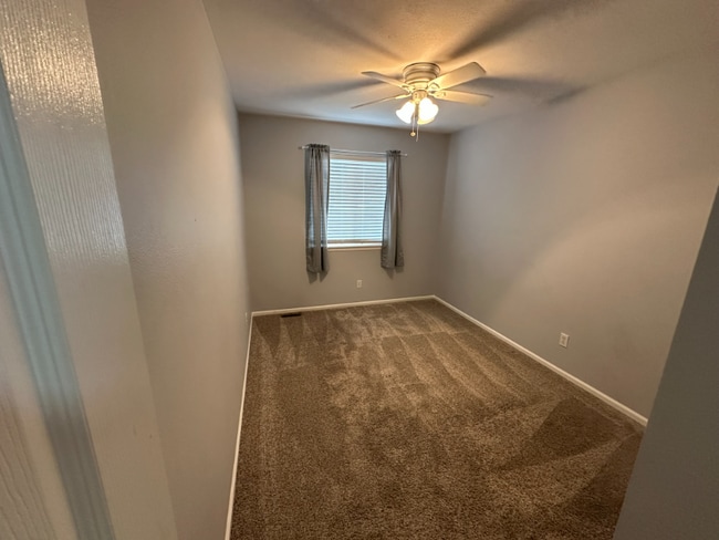 Building Photo - 9491 Cove Creek Dr