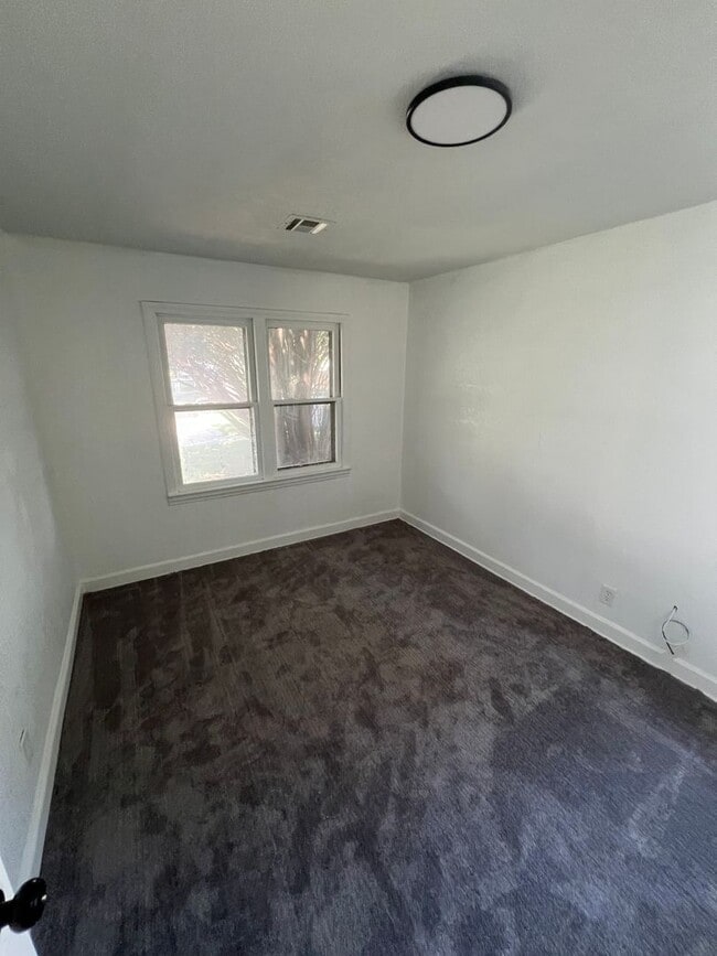 Building Photo - 1418 S Lulu St