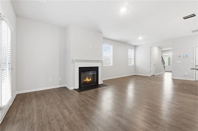 Building Photo - 6615 Bluffview Dr