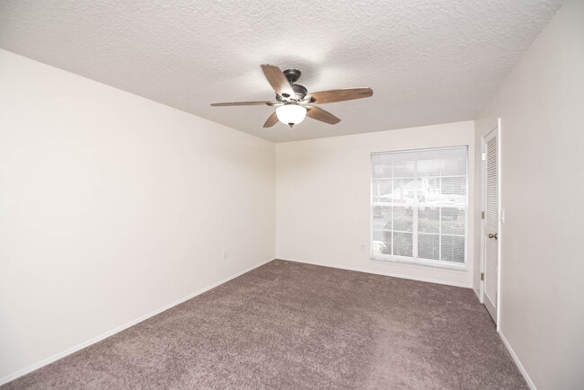 Building Photo - 7050 US-1