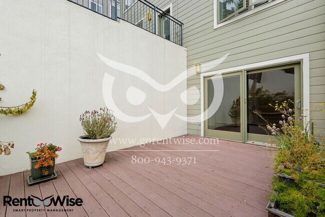 Building Photo - 727 Moraga St