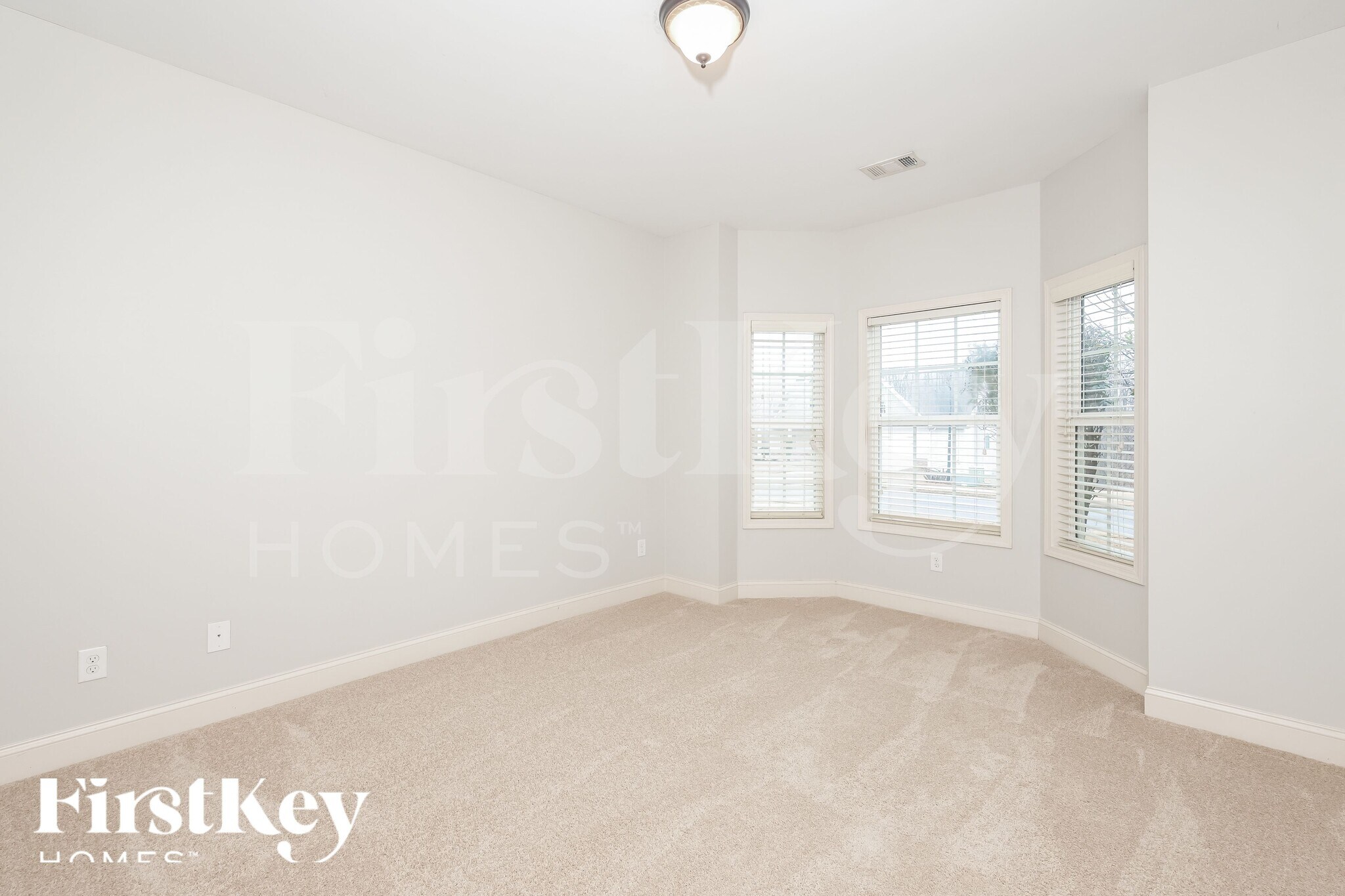 Building Photo - 6205 Little Cove Dr