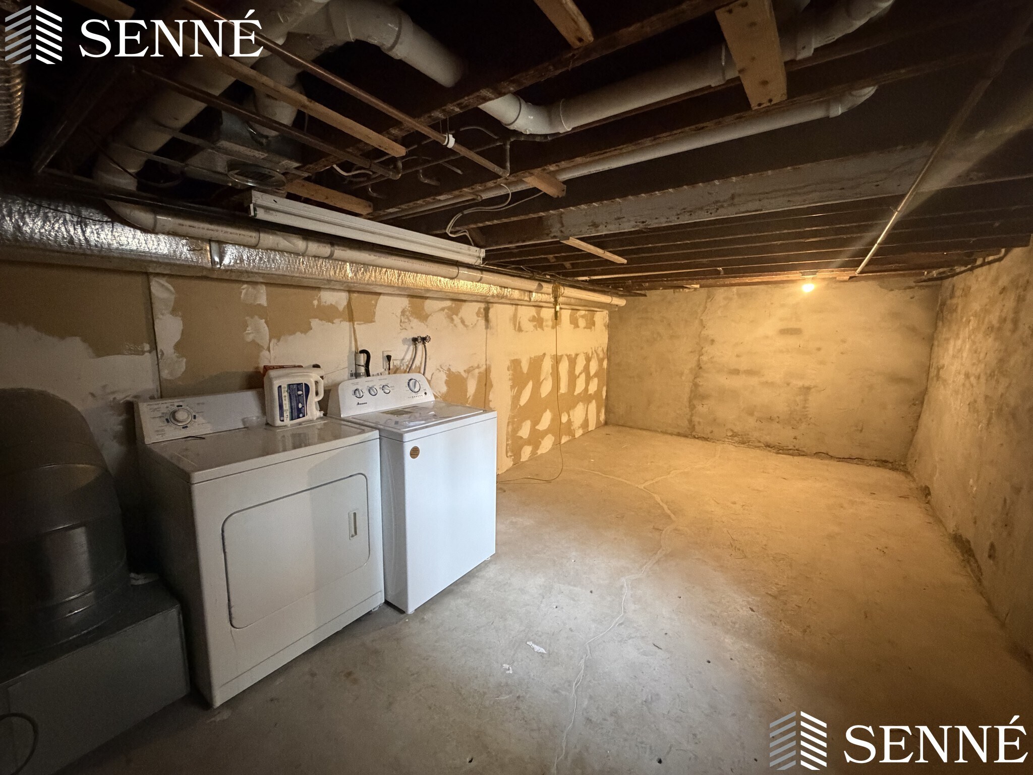 Building Photo - 340 Franklin St