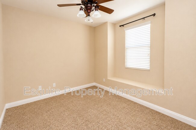 Building Photo - 2337 Chapel Dr