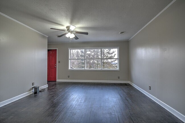 Building Photo - 108 Cottonwood Dr