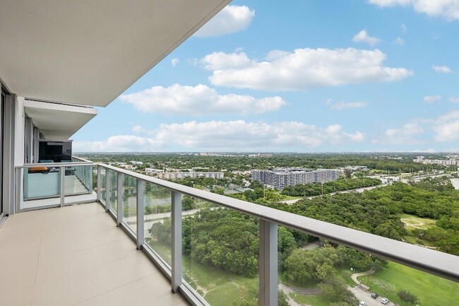 Building Photo - 16385 Biscayne Blvd