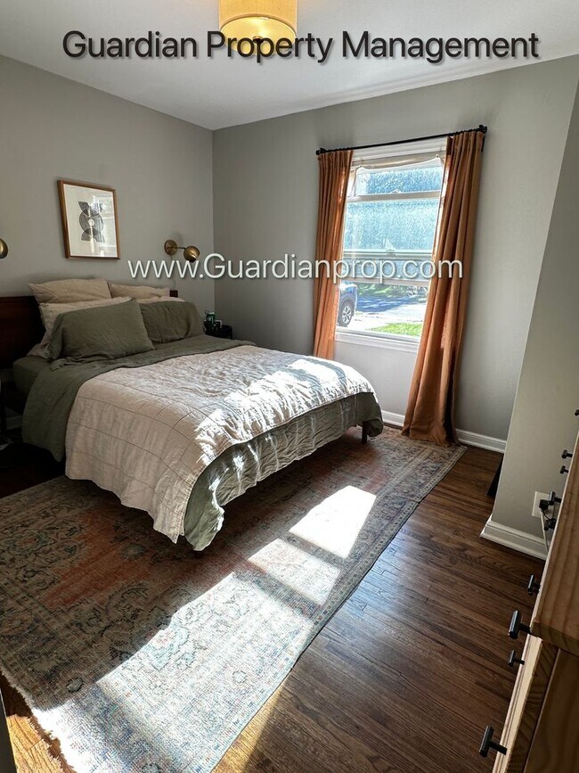 Building Photo - St Louis Park Renovated Single Family Home...