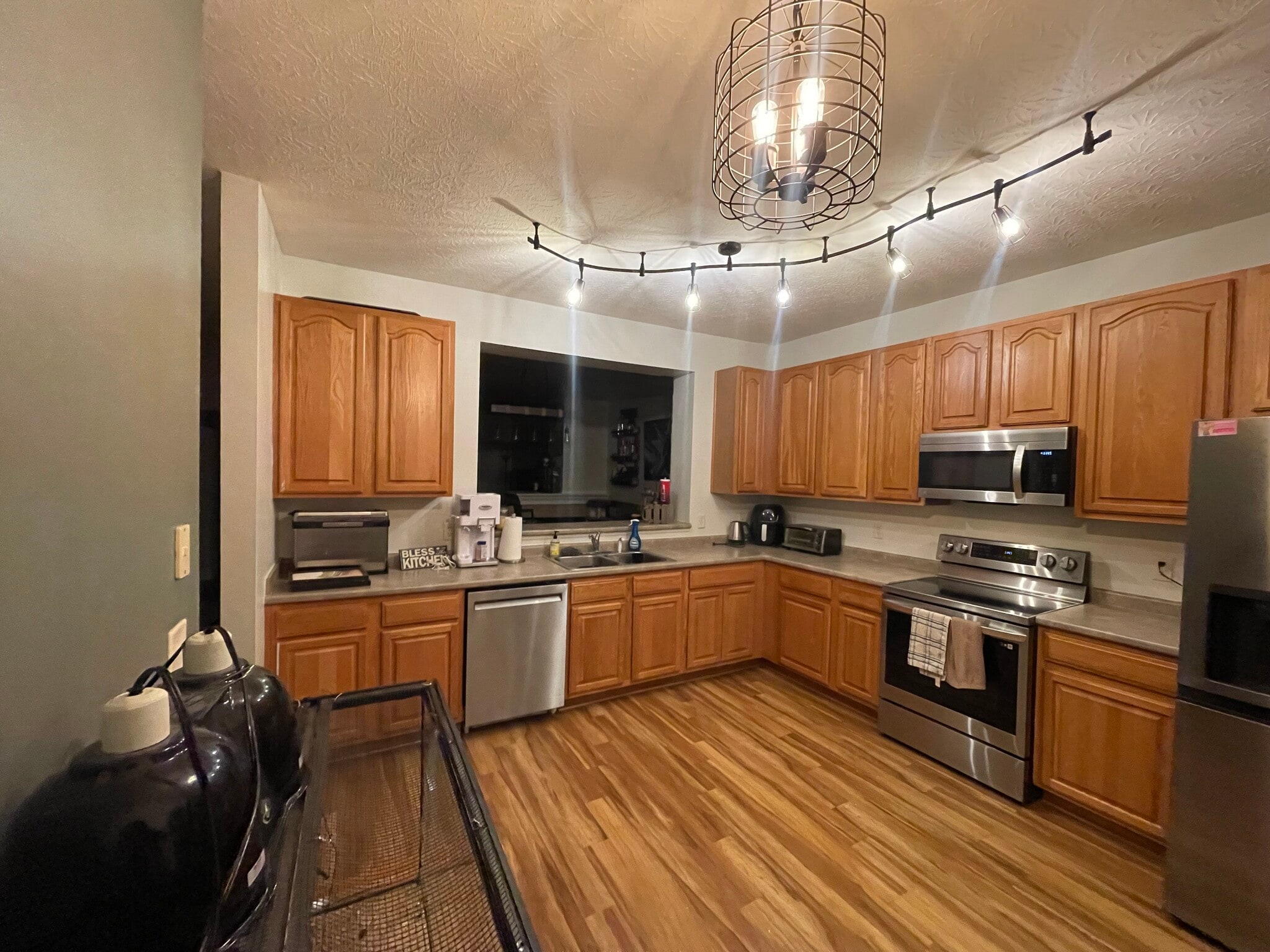 Building Photo - 2690 Gardenia Ave