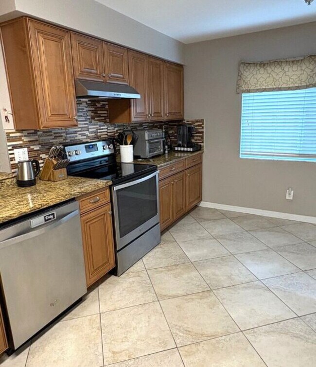 Building Photo - 8505 Bella Way