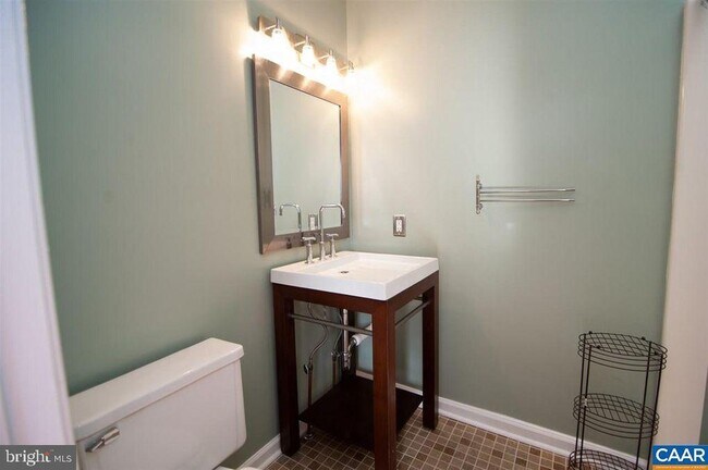 Building Photo - 1566 Garden Ct