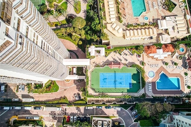 Building Photo - 20185 E Country Club Dr