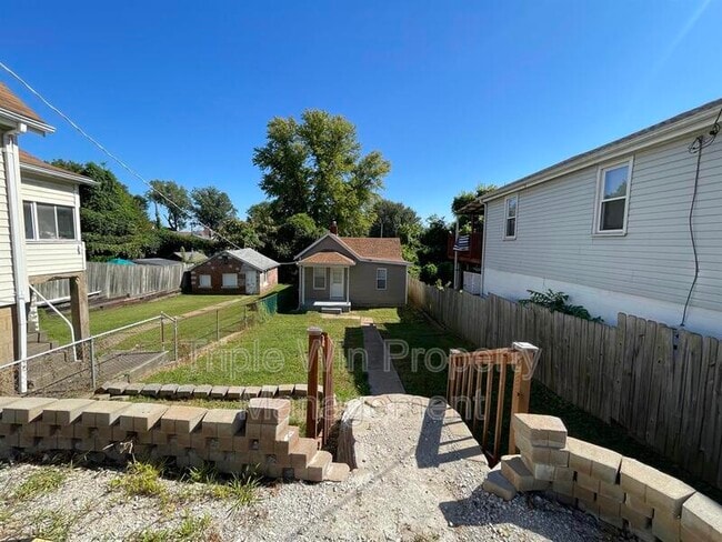 Building Photo - 4831 Oldenburg Ave