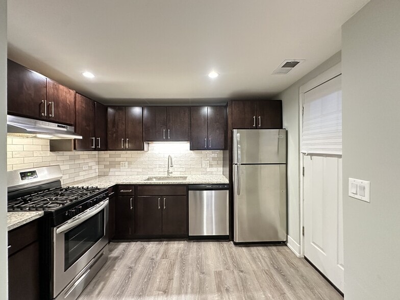 Building Photo - 1139 Maple Ave