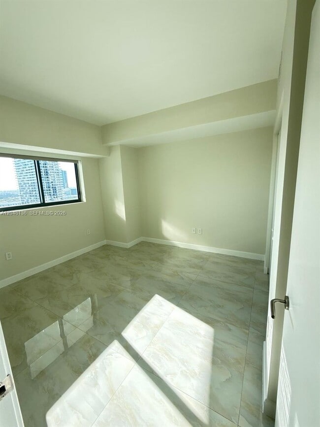 Building Photo - 460 NE 28th St